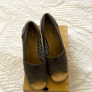 🌻NIB TOMS CLASSIC WEDGE AHE CANVAS 10 🌻